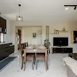 Valentina's Luxe Mastihari