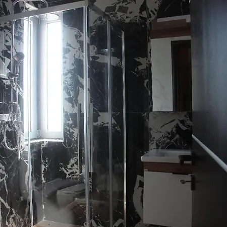 Valentina's Luxe マスティハリ